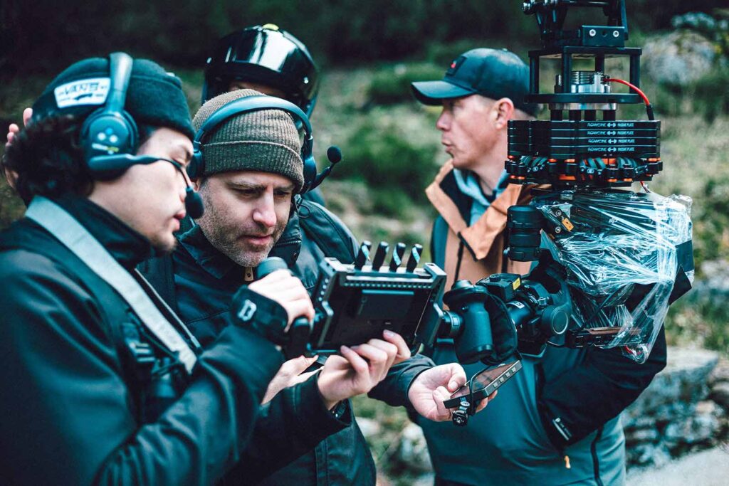 Oliver & Keanu Margrander am Set einer Videoproduktion. Die KEN FLY Brothers liefern strategischen Lifestyle-Content und High-End Brand Films.