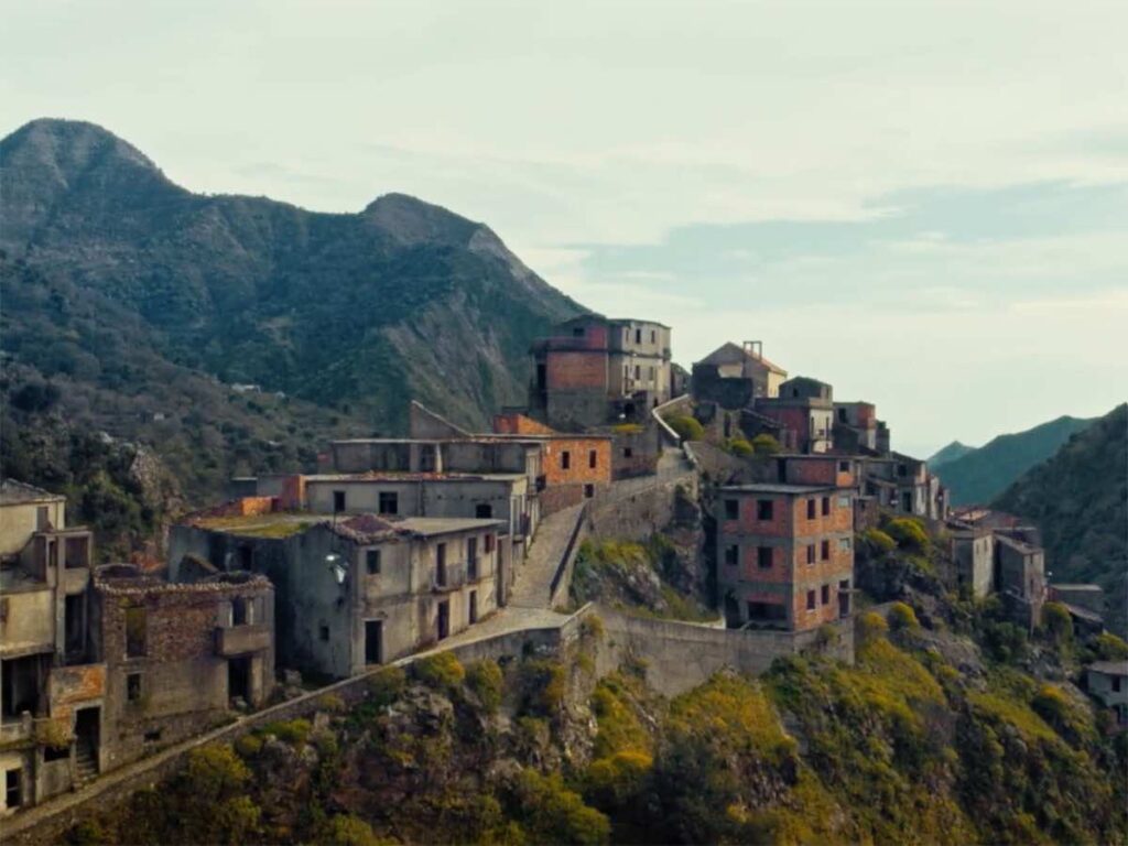 Movement Sells: Warum dynamische Kamerafahrten die Conversion steigern.